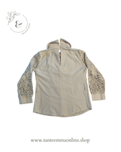 Load image into Gallery viewer, White Shirt with lace - girl - 6/8 years - 122 cm
