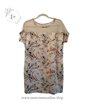 Load image into Gallery viewer, Long t-shirt - pink with floreal pattern - New Collection - Size M Tante Emma Online
