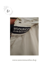 Load image into Gallery viewer, White hooded Parka - in real good conditions - woman - fall winter - Woolrich - size 44/46 Tante Emma Online
