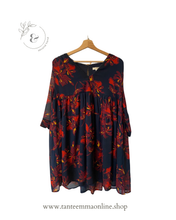 Load image into Gallery viewer, Mini dress - floral pattern - 3/4 lenght sleeve - spring summer - size S

