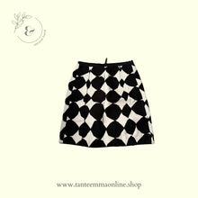 Load image into Gallery viewer, Elegant skirt | black and white | M | Liviana conti - Tante Emma Online

